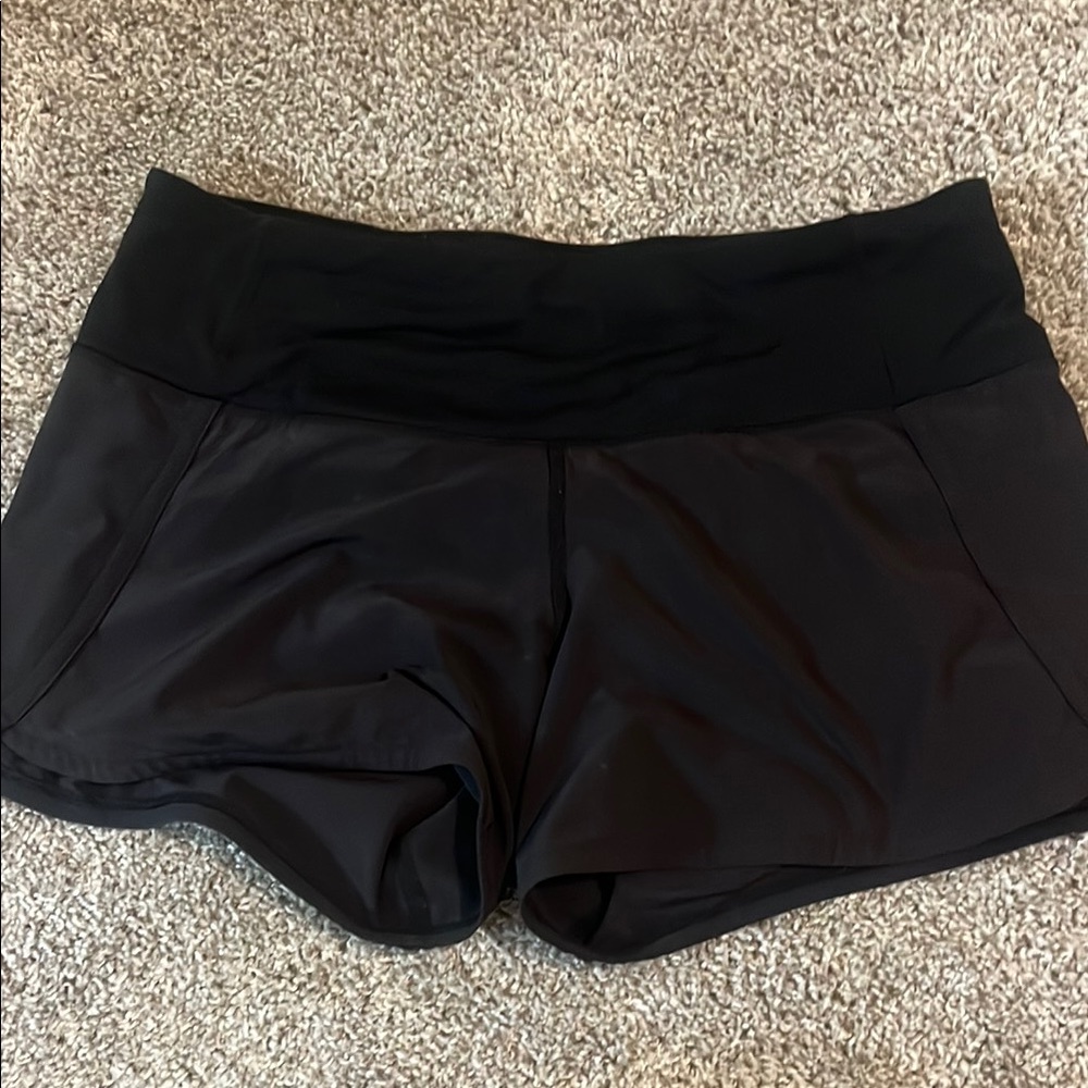 Lululemon Hotty Hot shorts size 4